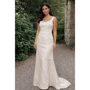 Bill Levkoff Classics Ivory Satin Formal Dress Size 4 Sleeveless Long Gown